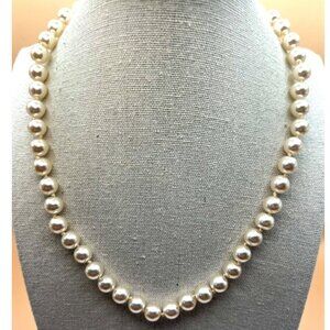 Vintage Glass Faux Pearl Necklace     A97